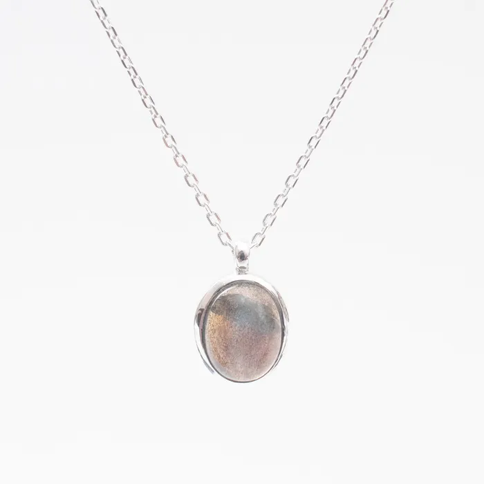 Necklaces Tashi Silver Cab Oval Labraorite Necklace