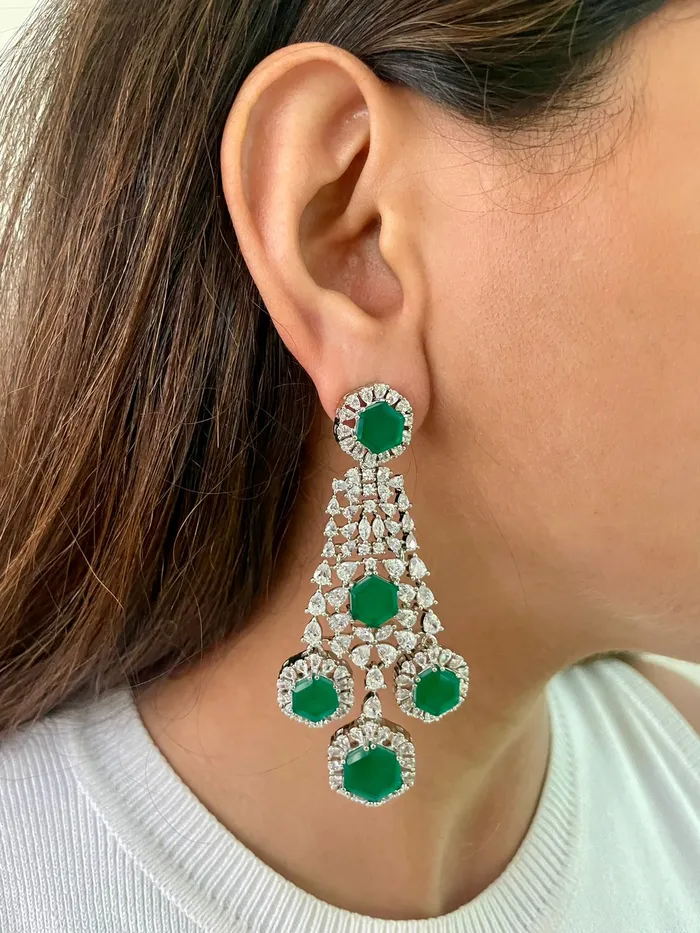 Necklaces PRERTO ECOMMERCE PRIVATE LIMITED Maharani 5 Layer Hexagon Set Oval Dimonte Dual Emerald Drops Necklace Set Necklace Earrings