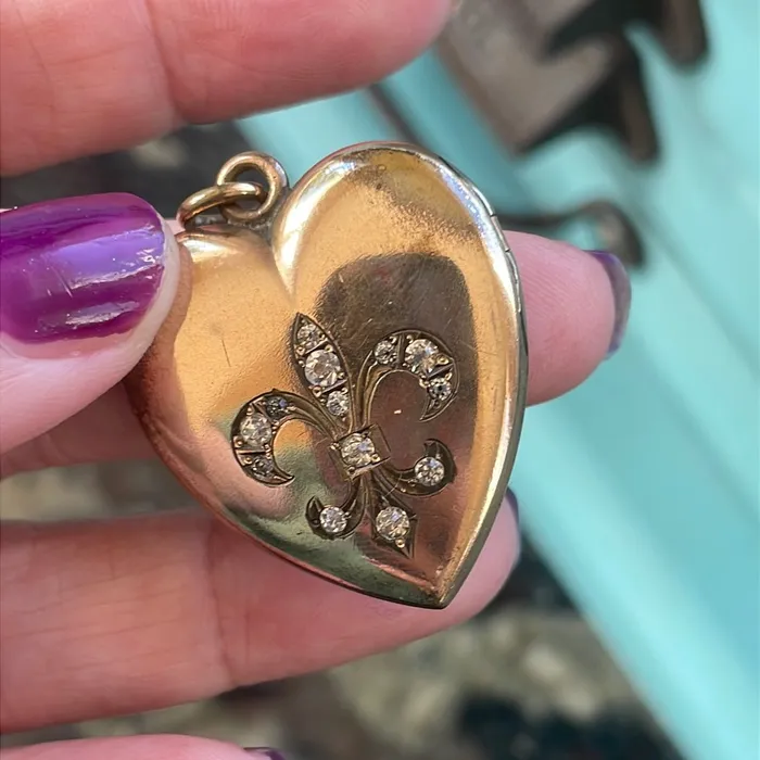 Heart Locket Fleur de Lis Gold Filled Antique As Found Vintage Paris Jewelry Necklaces Heart Locket Fleur de Lis Gold Filled Antique As Found Vintage Paris Jewelry Necklaces