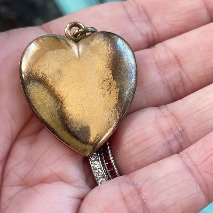 Heart Locket Fleur de Lis Gold Filled Antique As Found Vintage Paris Jewelry Necklaces Heart Locket Fleur de Lis Gold Filled Antique As Found Vintage Paris Jewelry Necklaces