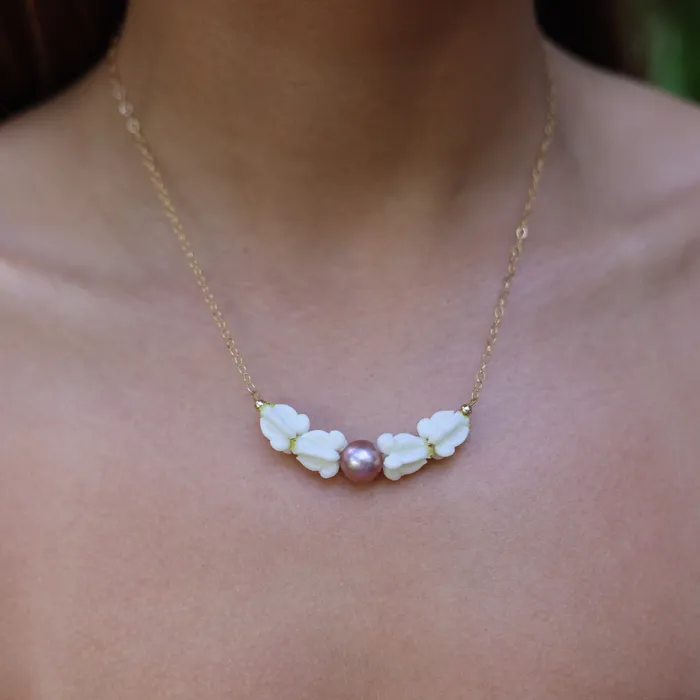 misha hawaii White Crown Pink Pearl Necklace Necklaces misha hawaii White Crown Pink Pearl Necklace Necklaces